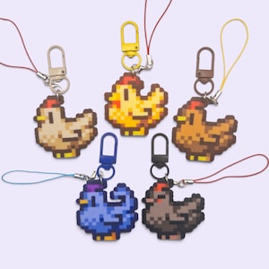 Handgemaakte sleutelhangers met Stardew Valley-kippen | Sleutelhangers met elfjes van strijkkralen voor op je telefoon