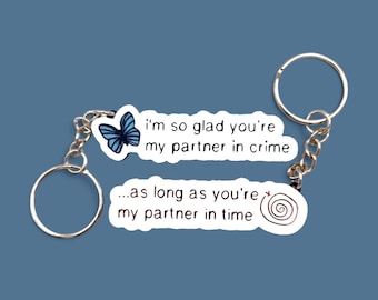 Life Is Strange bijpassende sleutelhangers: Partner in Crime/Time graffiti bedeltjes