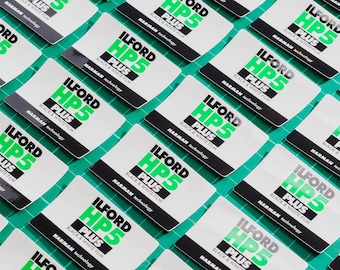Adhesivo de vinilo retro indie Ilford HP5 Plus: troquelado resistente al agua para portátiles, carcasas rígidas y fundas de película, botellas de agua.