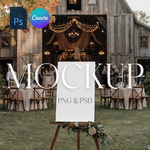 Könnte beinhalten: Ein weißes Schild mit dem Text "PNG & PSD" auf einem Staffelei mit einem Blumengirlanden am Fuß. Das Schild steht vor einer rustikalen Scheune, in der eine Hochzeitsfeier stattfindet.