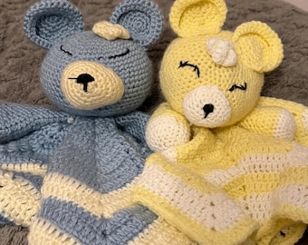 Manta de peluche de osito de ganchillo hecha a mano / Manta de seguridad para bebé / Manta de peluche de osito suave / Regalo para baby shower / Manta de peluche hecha a mano