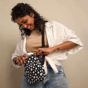 Softbälle Baseball Gedruckte Umhängetasche, All Over Print-Schultertasche, verstellbare Straßästhetik-Kosmetiktasche, Reisezubehör-Geldbeutel