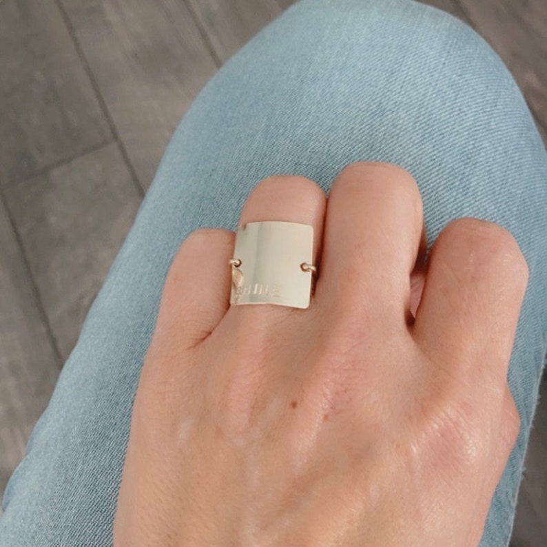 Gold Square disc ring / Square ring / Organic hammered ring 14k gold fill zdjęcie 3
