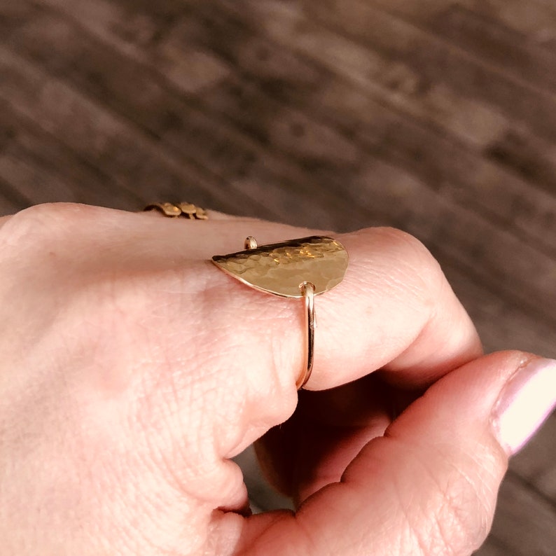 Gold Hammered disc ring / Circle ring / Organic hammered ring 14k gold fill image 6