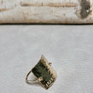 Gold Square disc ring / Square ring / Organic hammered ring 14k gold fill zdjęcie 10