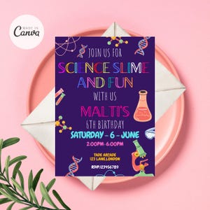 Pode incluir: Convite roxo com texto colorido para uma festa de aniversário de slime científico e diversão para o 6º aniversário de Malti. O convite inclui detalhes sobre a festa, incluindo a data, a hora e o local. As informações de RSVP também estão incluídas.