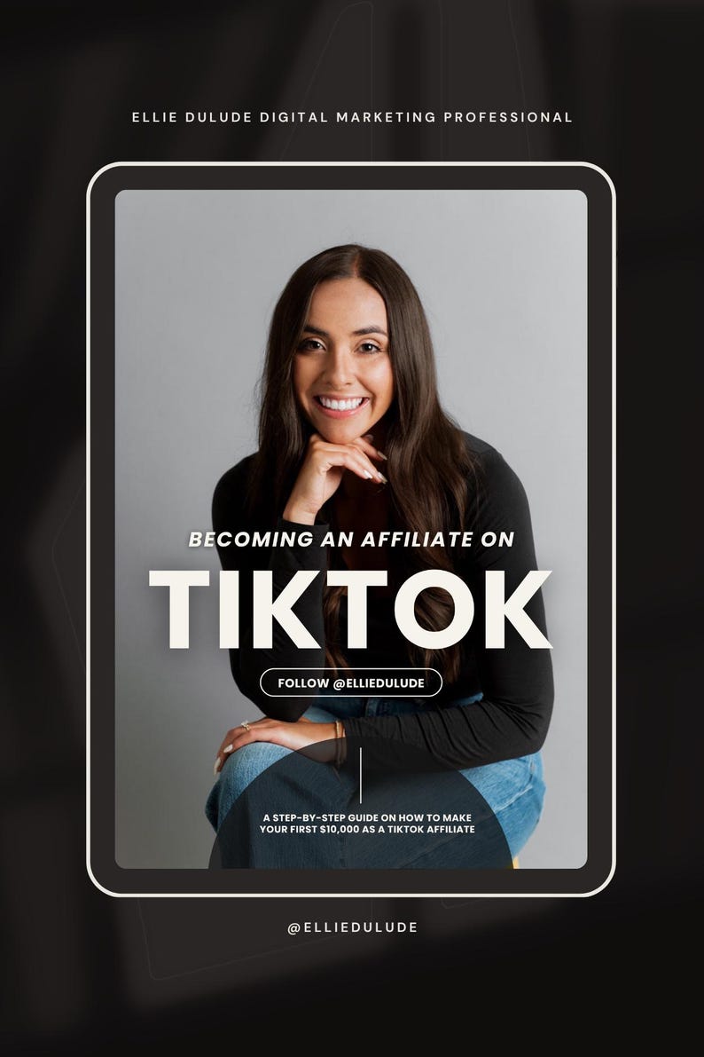 Peut inclure: Une femme sourit &agrave; la cam&eacute;ra tout en &eacute;tant assise sur une chaise. Le texte "BECOMING AN AFFILIATE ON TIKTOK" est affich&eacute; en grandes lettres blanches. Le texte "FOLLOW @ELLIEDULUDE" est affich&eacute; dans un bouton blanc. Le texte "A STEP-BY-STEP GUIDE ON HOW TO MAKE YOUR FIRST &euro;10,000 AS A TIKTOK AFFILIATE" est affich&eacute; en texte blanc. Le texte "@ELLIEDULUDE" est affich&eacute; en texte blanc en bas de l'image.