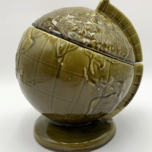 Doranne of California Avocado Green Globe Cookie Jar with Lid Ceramic Vintage