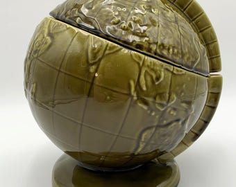 Doranne of California Avocado Green Globe Cookie Jar with Lid Ceramic Vintage