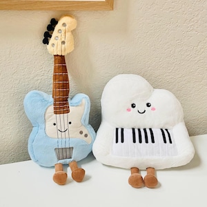 Bas plyschleksak, Gitarr plyschleksak, Musikinstrumentpresent till musiker, Gitarr plyschleksak med gratis presentinslagning bild 8
