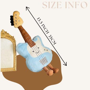Bas plyschleksak, Gitarr plyschleksak, Musikinstrumentpresent till musiker, Gitarr plyschleksak med gratis presentinslagning bild 3
