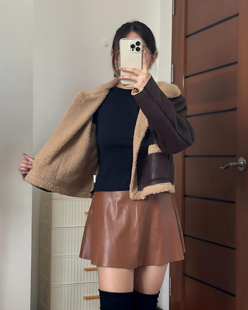 Womens Vintage Leather Jacket, Retro Aviator Coat, Sheepskin Fur Collar Jacket, 70s Bomber Jacket, Brown Flight Leather Coat, Winter Shearling Jacket Women, Real Leather B3 Bomber, Sheepskin Outerwear Women, Classic Aviator Style, Cold Season Jacket, Fur Lined Shearling Bomber, Cozy Leather Winter Jacket, Handmade Bomber Jacket, Vintage 70s Fashion, Warm Leather Coat, Sheepskin Jacket for Her, Retro Pilot Coat Women, Women’s Winter Outfit, Brown Leather Fur Jacket, Authentic Shearling Bomber