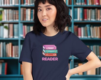 Retro Pixel Art Reader T-Shirt: 90s Gamer Book Lover Tee