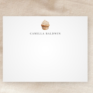 Benutzerdefinierte Vanille Cupcake Grußkarten | Personalisiertes Briefpapier | Bäckerei Küche Thema | Cafécore Aesthetic | Wunderlich | Minimalistisch | Umschläge