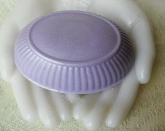 Pretty Poison handcrafted Honey & Aloe Soap