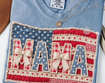 Mama amerikanische Flagge PNG, 4. Juli Mom Shirt Design, Mama Coquette Bow Sublimation, Faux Patchwork American Flagge Mama DTF-Datei