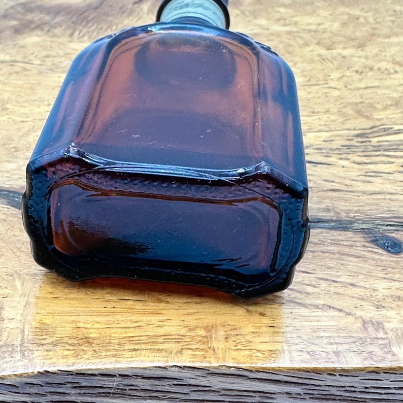 Vintage Stetson 1.5 Ounce Embossed Cologne Bottle With Metal Top image 6