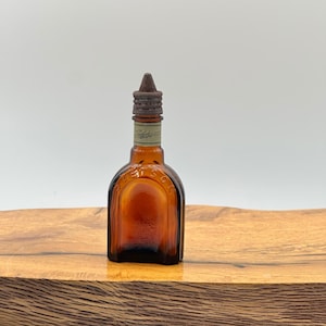 Vintage Stetson 1.5 Ounce Embossed Cologne Bottle With Metal Top image 1