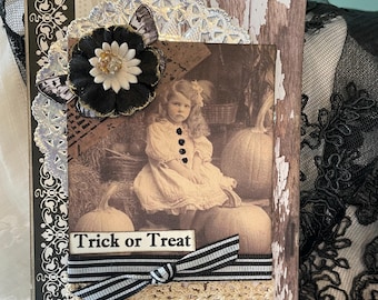 Handmade Vintage-Style Halloween Card: Old Fashioned Design