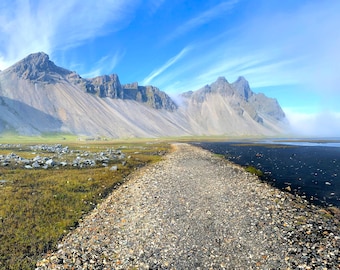 Impresión de paisaje montañoso de Islandia - Fotografía de naturaleza nórdica