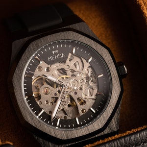 Regalo de aniversario para hombres: elegante diseño de reloj esqueleto con correa de silicona duradera. imagen 4