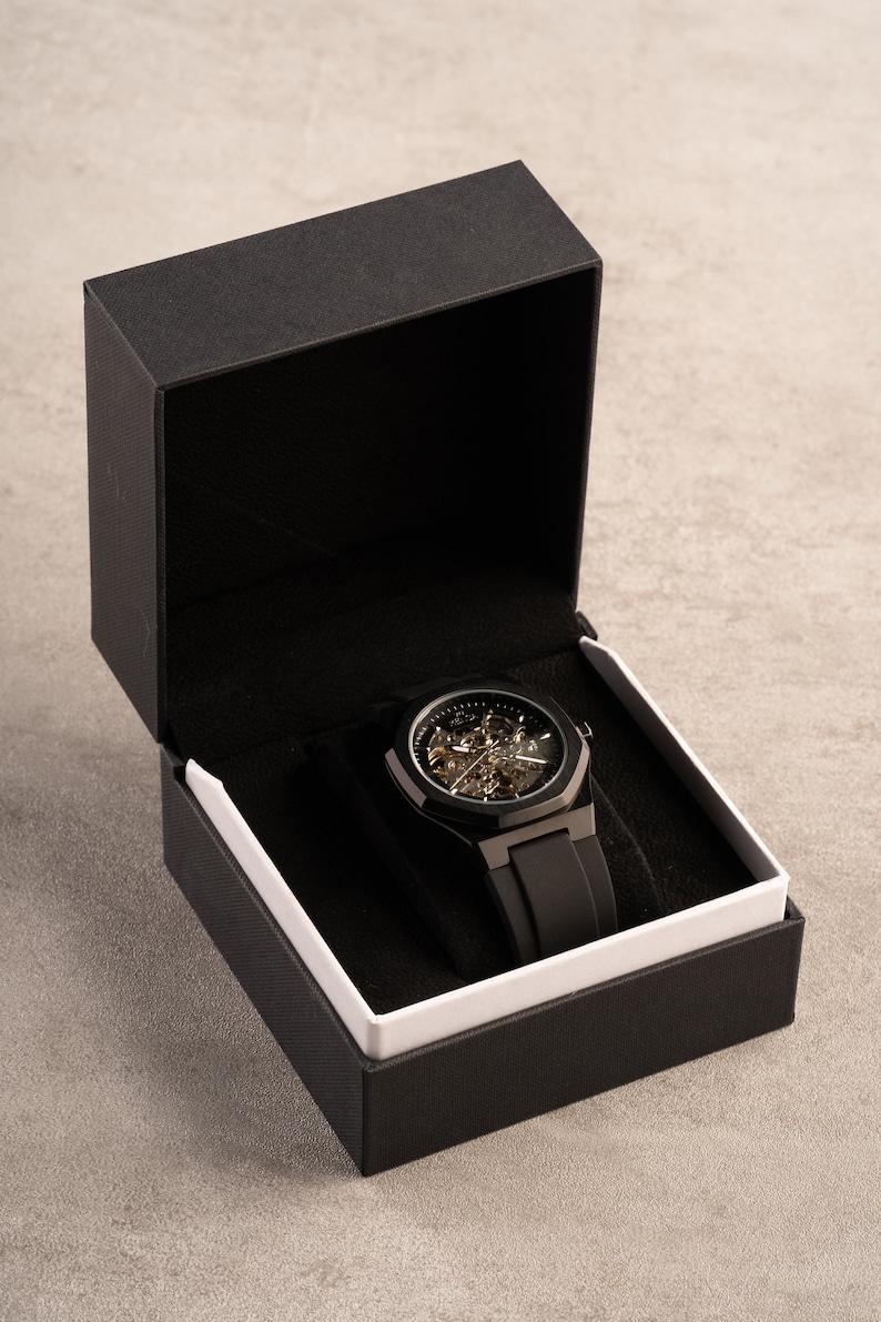 Regalo de aniversario para hombres: elegante diseño de reloj esqueleto con correa de silicona duradera. imagen 5
