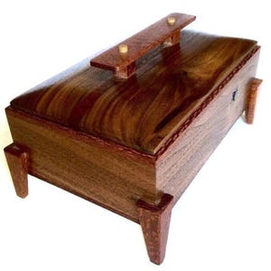 Walnut Keepsake Box with Lid, Walnut Jewelry Box, Wood Jewelry Box Handmade, Valet Box for Men, Wood Storage Box with Lid