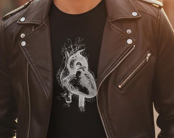 解剖学的ハートグラフィックTシャツ：リアルな感情表現アートTシャツ