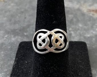 Sterling Silver Irish Celtic Knots Pretzel Knots Ring