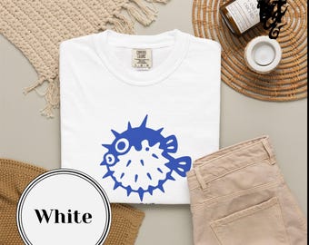 Camiseta con ilustración de pez globo / Diseño de pez globo azul 'Féame' / Ropa de verano / Camiseta estampada / Ropa informal / Divertida