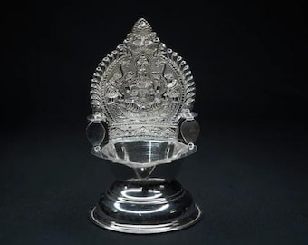 Gajalakshmi Diya de plata pura 10 g, par de Diya de plata, días de plata pura, Lakshmi Diya de plata, Laxmi diya de plata, Lakshmi deepam de plata.