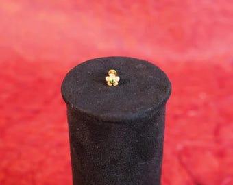 22 Carat Gold Nose Pin With Green And White Stone 1.04g, Gold Nose Ring, Stone Nose Pin, Gold Nose Jewelry, Indian Nose Pin.