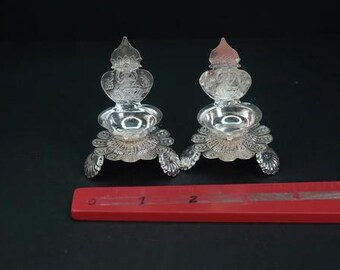 Lámpara Kamakshi antigua de plata pura Spl con soporte 30G, par de diyas de plata, diyas de plata pura, diya de Lakshmi de plata, diya de Laxmi de plata.