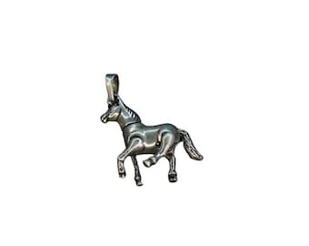 Pure Silver Horse Pendent 8.72G, Pure Silver Horse, Horse Pendant, Silver Horse Jewelry, Equine Pendant, Silver Animal Pendant.