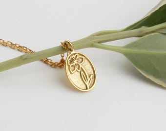 Personalized Birth Flower Necklace – Birth Month Pendant in Gold or Sterling Silver