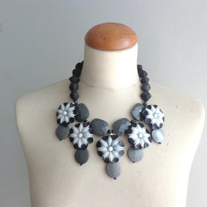 Black white flower necklace, black white necklace, black collar necklace, statement necklace