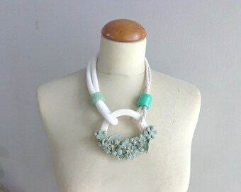 Witte ketting, korte ketting, witte muntketting, moderne witte ketting