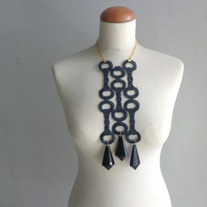 Schwarze lange Halskette, schwarze klobige Kette, übergroße Halskette, Spitzenkette