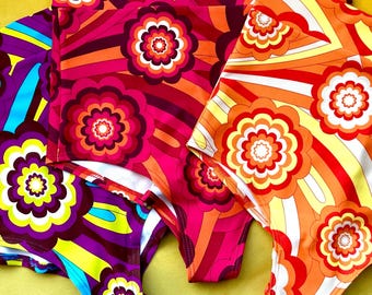 Muheeka HIGHWAIST FESTIVAL SHORTS in Retro Red Flowers, 70s Look, Rave Clothing, Cheeky Bottoms