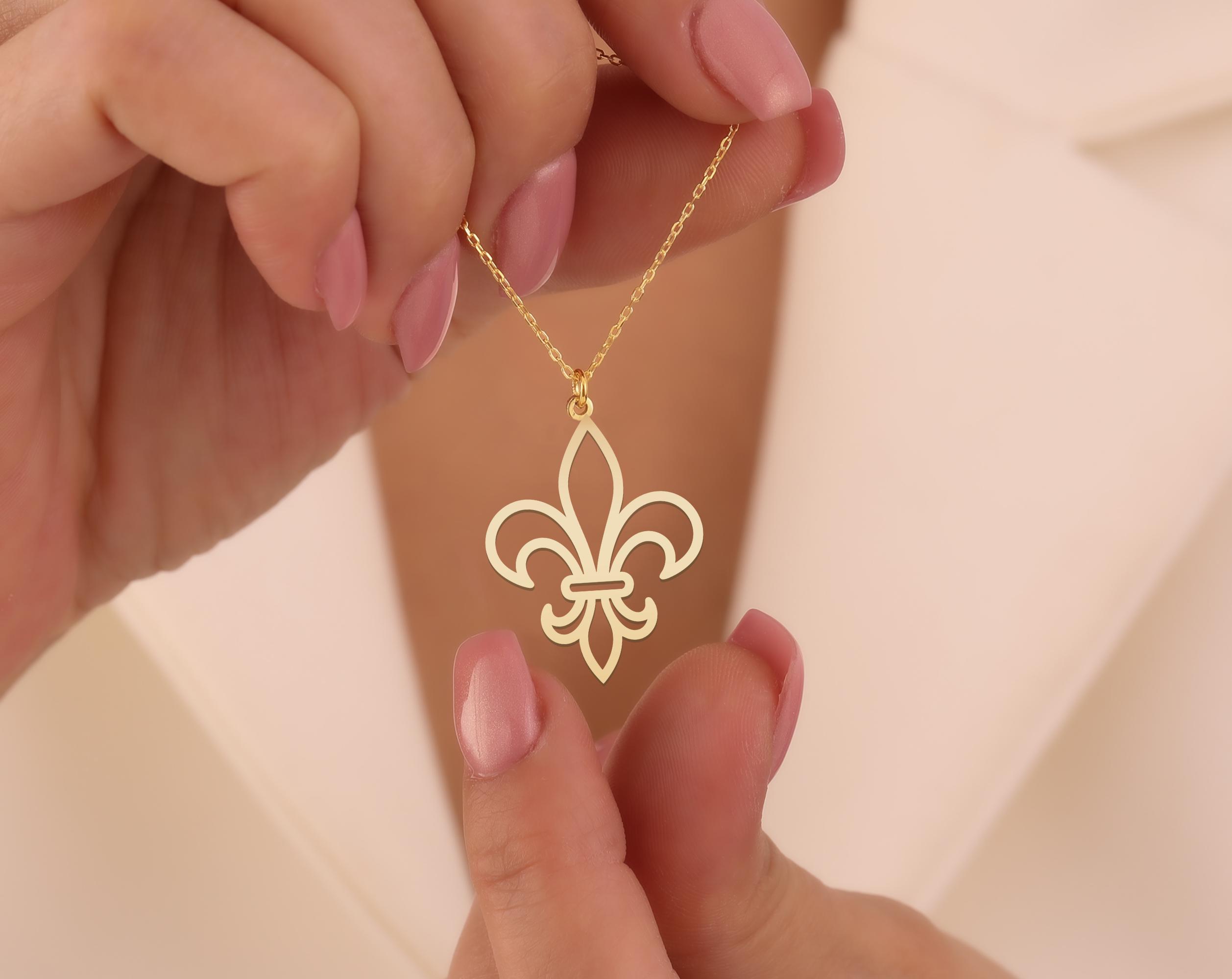 Lily Flower Necklace: Elegant Fleur de Lis Symbol Pendant, Gold Plated Sterling Silver Jewelry
