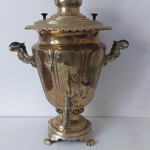 Samovar ancien en Laiton de la Période Tsariste, Russie, 19e S. Samovar Russe (vers 1850), chauffé au charbon, estampé