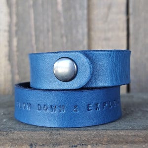Pulsera de cuero personalizada, brazalete de cuero estampado a mano, hecho en Canadá
