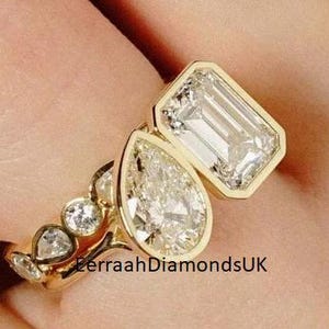 Toi Et Moi Ring Two Stone Ring Pear And Emerald  Moissanite Engagement Ring 14K Gold Wedding Ring You And Me Ring Bezel Set Promise Ring