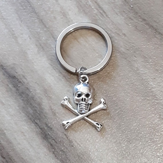 Skull and crossbones keychain deals