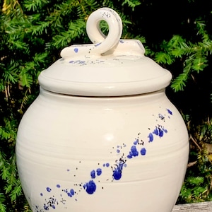 Cookie jar, white