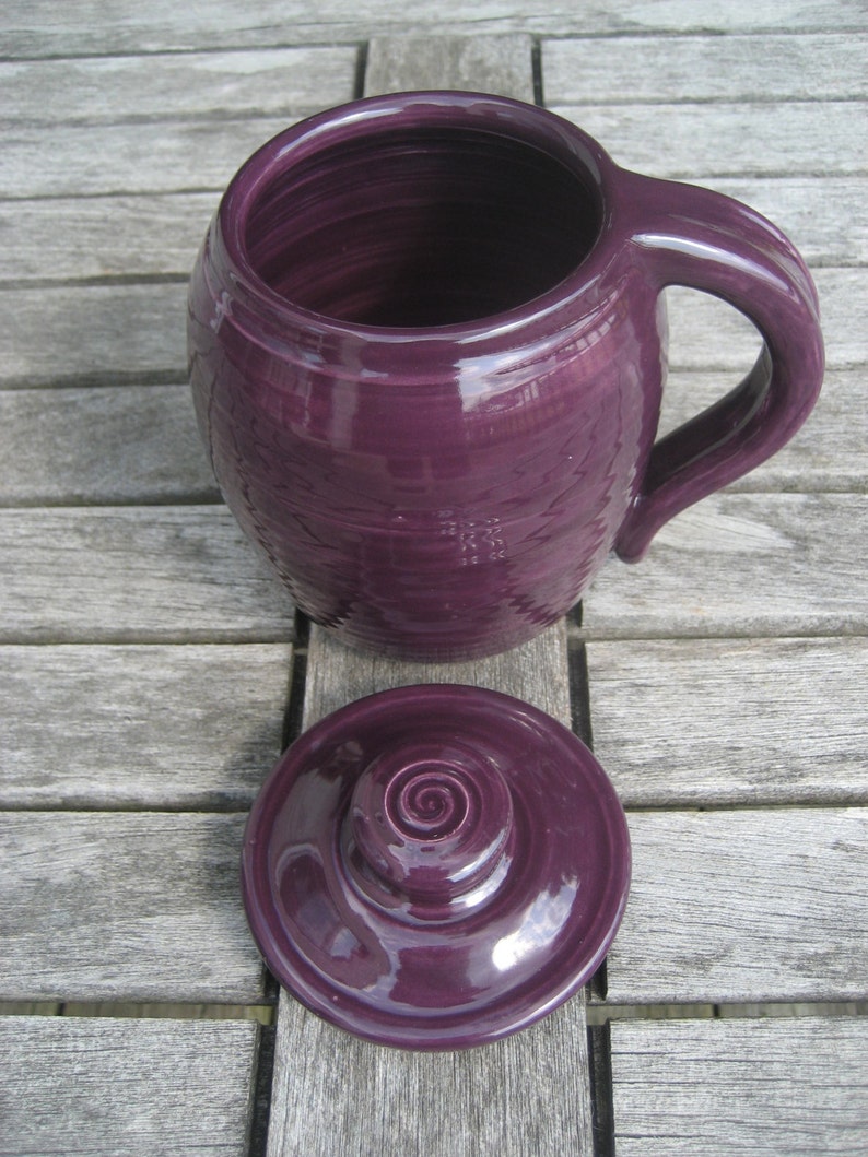 taza grande con tapa, violeta imagen 2