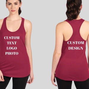 Gepersonaliseerde workouttanktop voor dames - vochtafvoerend racerback-shirt, sneldrogende sportkleding met dubbele zijprint