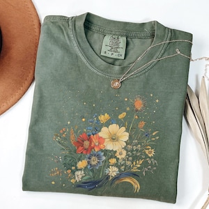 Comfort Colors® Vintage Pressed Flowers Shirt Botanical Floral T-Shirt Boho Cottagecore Tee Wildflowers Floral Shirt Gift for Gardener