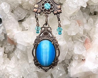 Vintage Blue Cat's Eye Glass Necklace – Romantic Fairycore Pendant