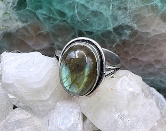 Oval Labradorite 925 Sterling Silver Ring | Art Nouveau Boho Jewelry, Size 8